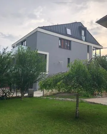 Apartment Baraton*** *